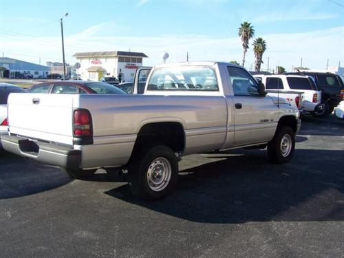 Dodge Ram Pickup 2001 photo 3