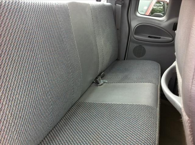 Dodge Ram Pickup 2001 photo 4