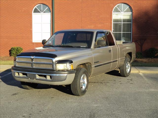 Dodge Ram Pickup 2001 photo 1