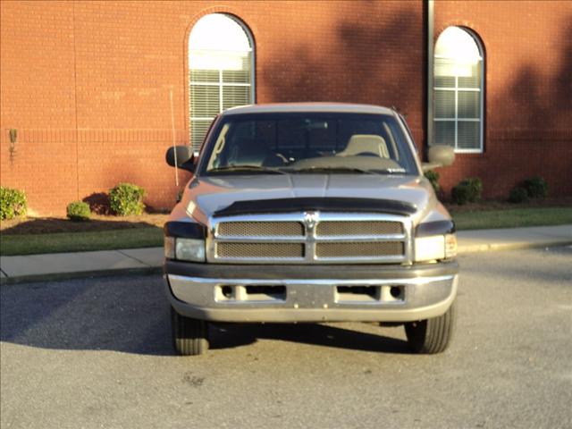 Dodge Ram Pickup 2001 photo 2