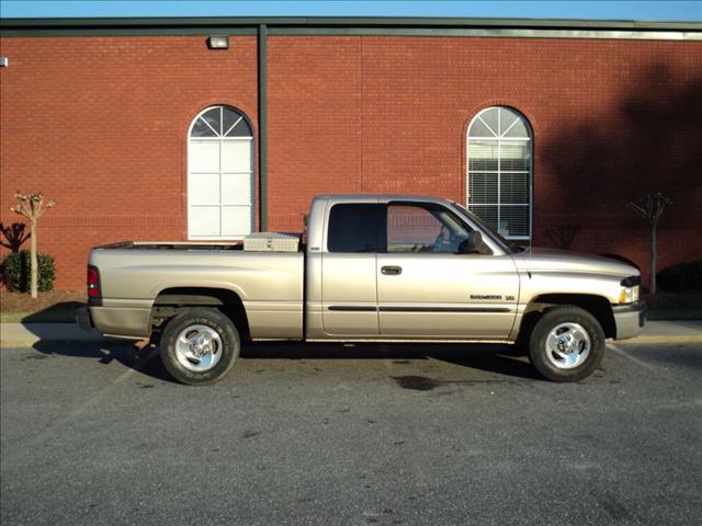 Dodge Ram Pickup 2001 photo 3
