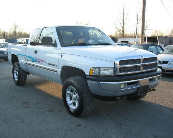 Dodge Ram Pickup 2001 photo 1