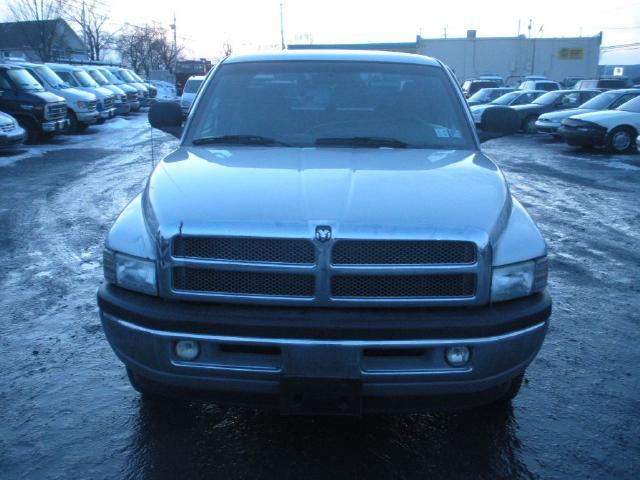 Dodge Ram Pickup 2001 photo 1
