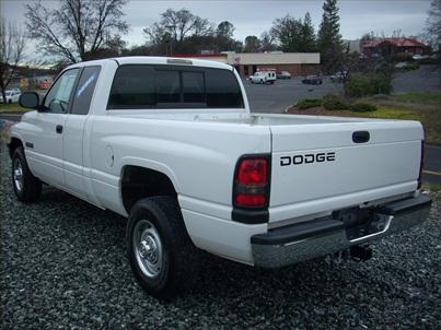 Dodge Ram Pickup 2001 photo 2