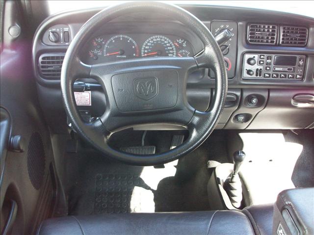 Dodge Ram Pickup 2001 photo 3