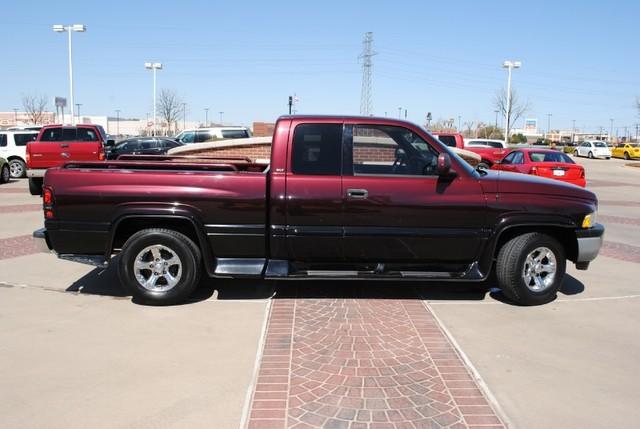 Dodge Ram Pickup 2001 photo 1