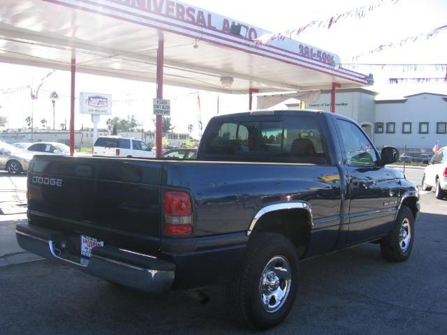 Dodge Ram Pickup 2001 photo 4