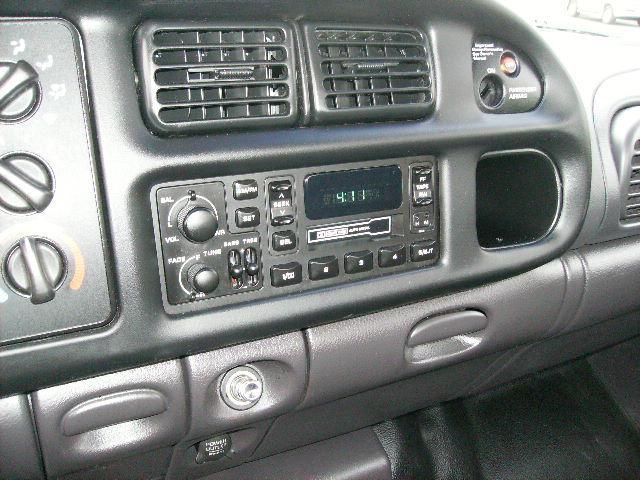 Dodge Ram Pickup 2001 photo 3