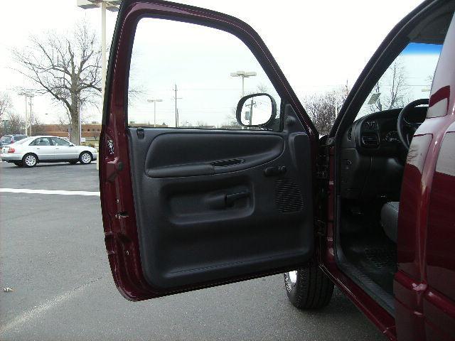 Dodge Ram Pickup 2001 photo 4