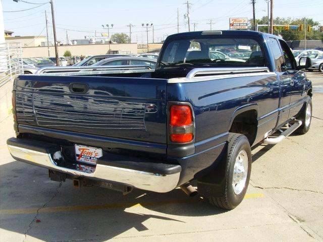 Dodge Ram Pickup 2001 photo 1