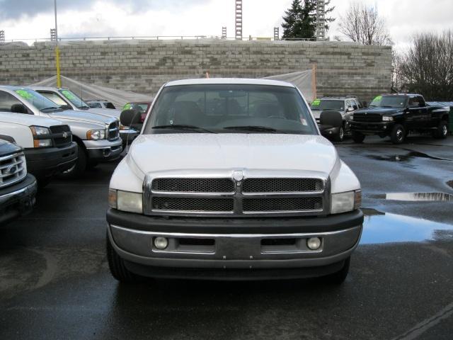 Dodge Ram Pickup 2001 photo 2