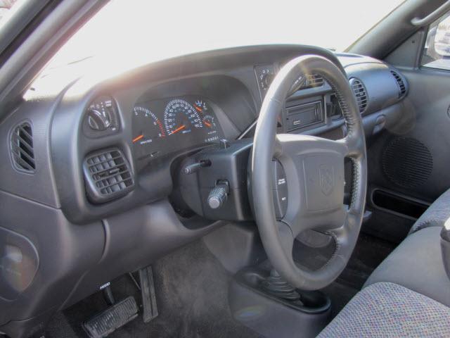 Dodge Ram Pickup 2001 photo 4