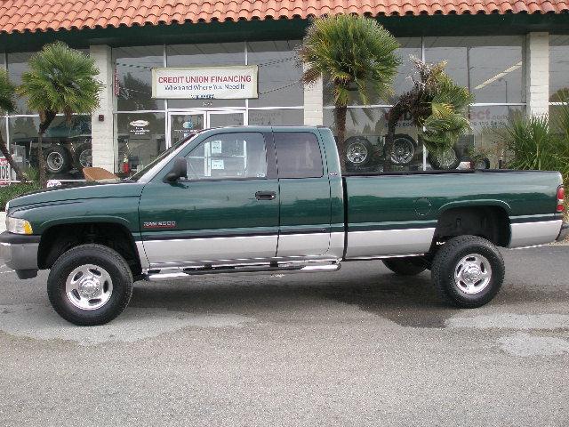Dodge Ram Pickup 2001 photo 1