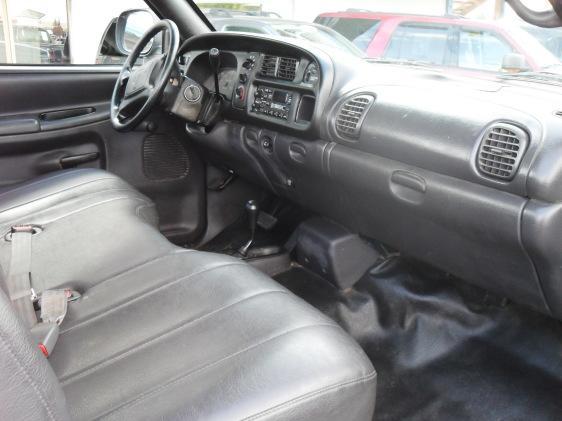 Dodge Ram Pickup 2001 photo 2