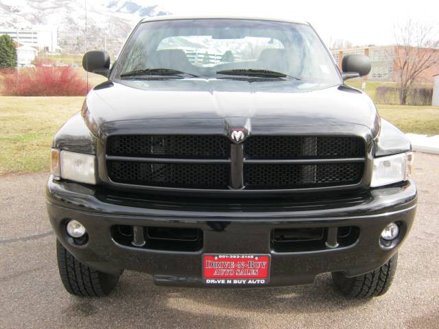 Dodge Ram Pickup 2001 photo 2