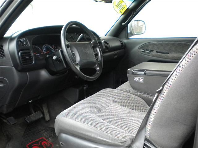 Dodge Ram Pickup 2001 photo 3