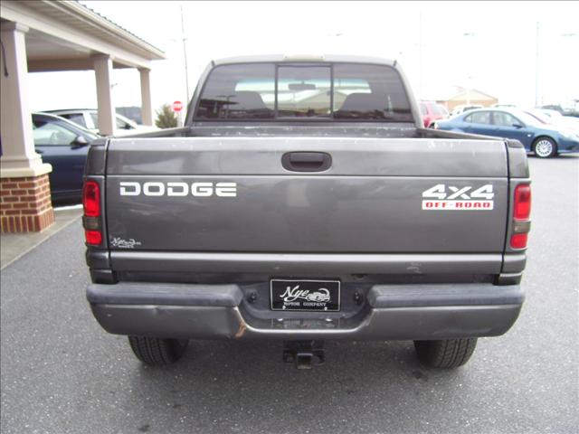 Dodge Ram Pickup 2001 photo 1