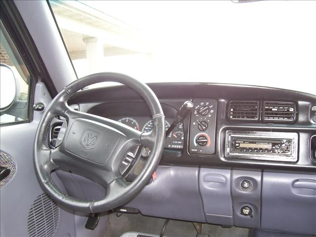 Dodge Ram Pickup 2001 photo 3