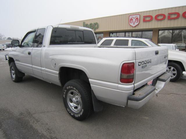 Dodge Ram Pickup 2001 photo 1