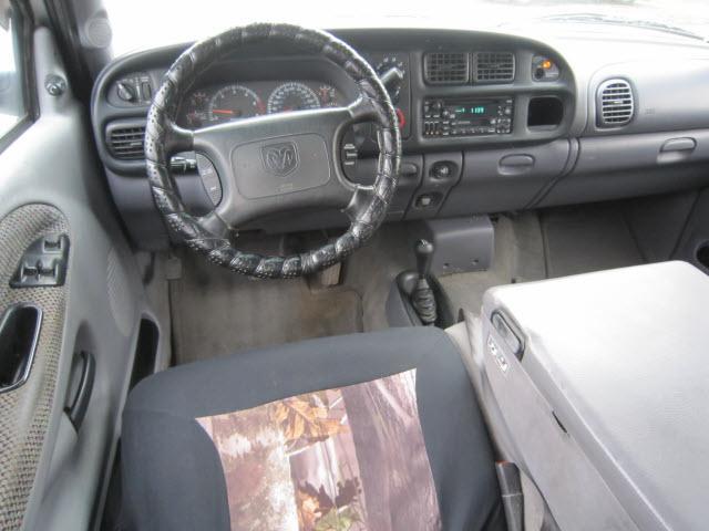 Dodge Ram Pickup 2001 photo 3