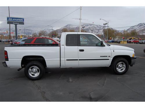 Dodge Ram Pickup 2001 photo 1