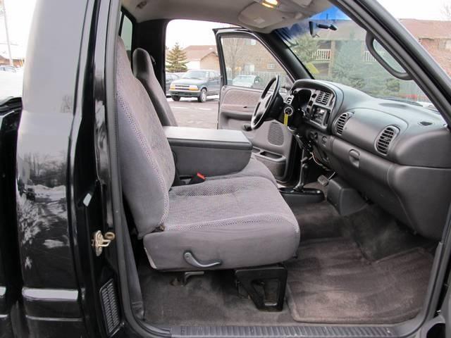 Dodge Ram Pickup 2001 photo 3