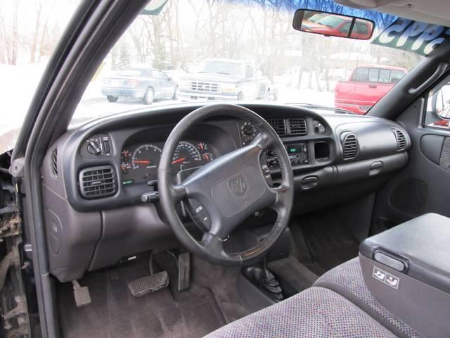 Dodge Ram Pickup 2001 photo 4