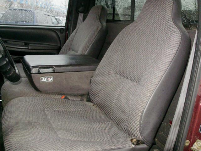 Dodge Ram Pickup 2001 photo 2