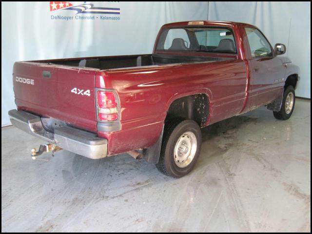 Dodge Ram Pickup 2001 photo 3