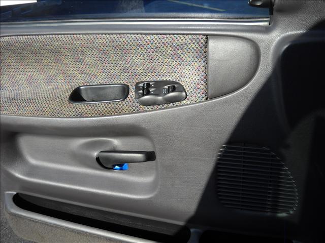 Dodge Ram Pickup 2001 photo 4