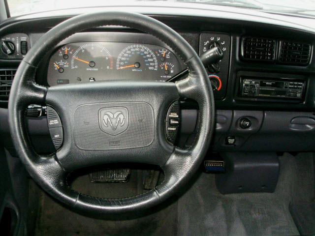 Dodge Ram Pickup 2001 photo 1