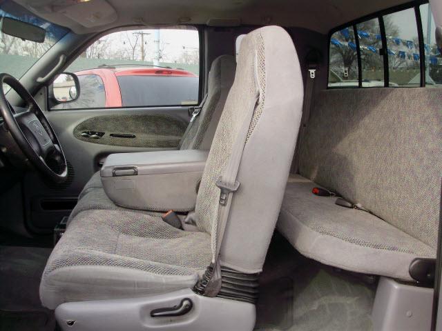 Dodge Ram Pickup 2001 photo 3