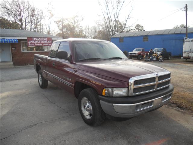 Dodge Ram Pickup 2001 photo 2