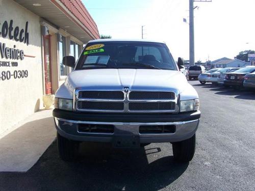 Dodge Ram Pickup 2001 photo 4
