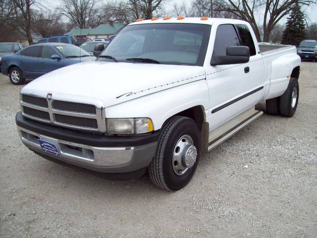 Dodge Ram Pickup 2001 photo 1