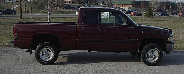 Dodge Ram Pickup 2001 photo 1