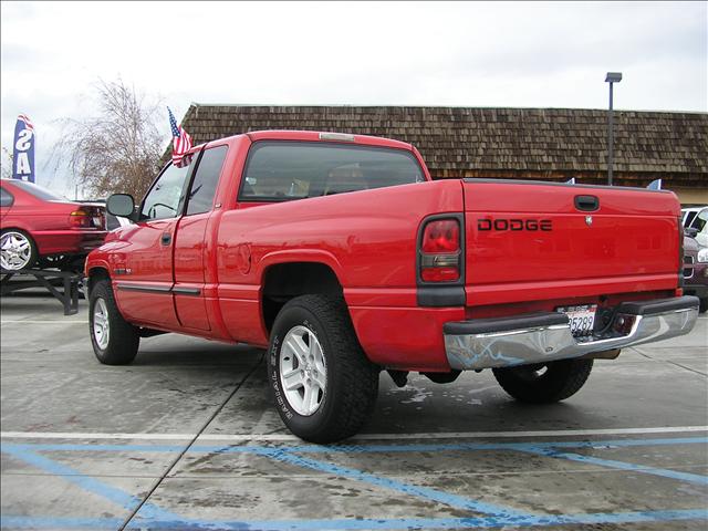 Dodge Ram Pickup 2001 photo 4