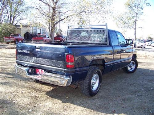 Dodge Ram Pickup 2001 photo 2
