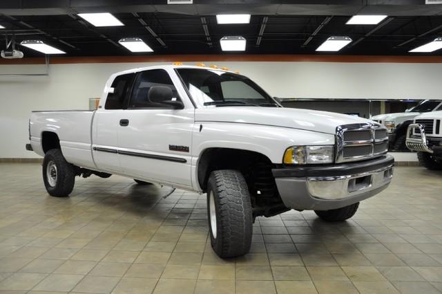 Dodge Ram Pickup 2001 photo 2