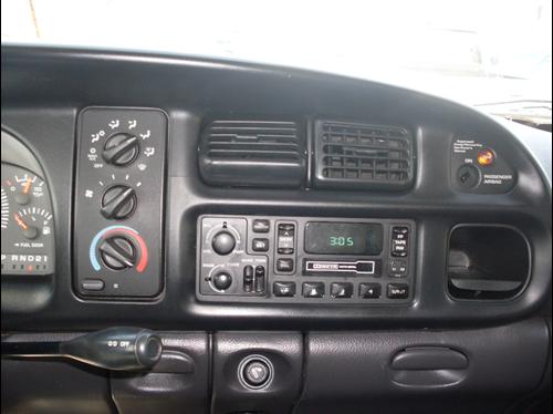 Dodge Ram Pickup 2001 photo 2