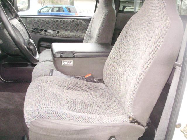 Dodge Ram Pickup 2001 photo 2