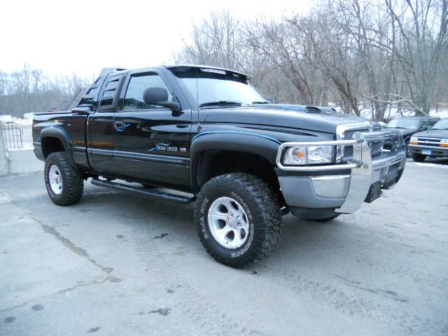 Dodge Ram Pickup 2001 photo 2