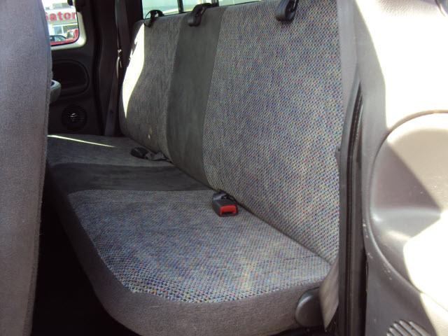 Dodge Ram Pickup 2001 photo 4