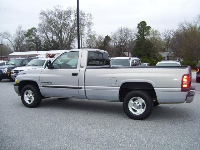 Dodge Ram Pickup 2001 photo 3