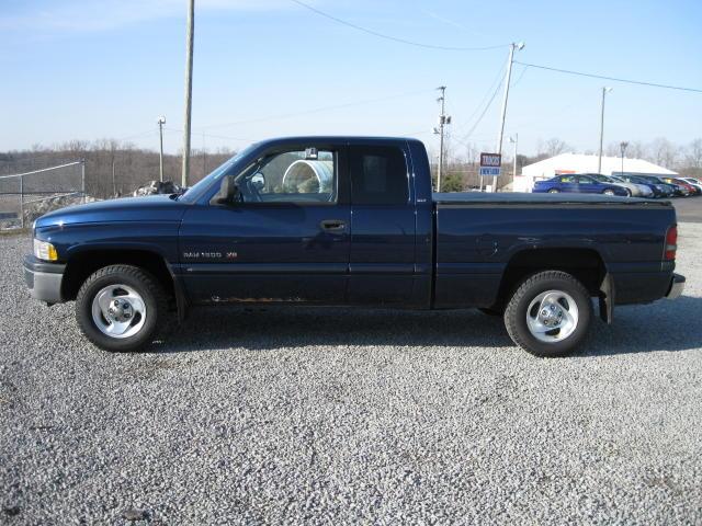 Dodge Ram Pickup 2001 photo 1