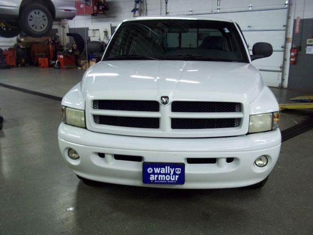 Dodge Ram Pickup 2001 photo 4