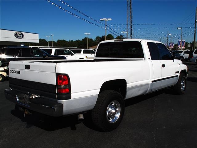 Dodge Ram Pickup 2001 photo 2