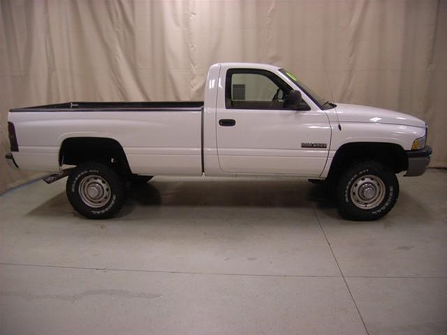 Dodge Ram Pickup 2001 photo 1