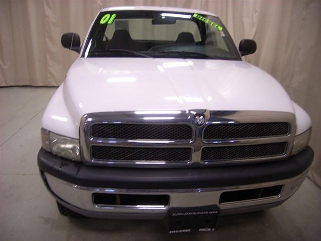 Dodge Ram Pickup 2001 photo 2
