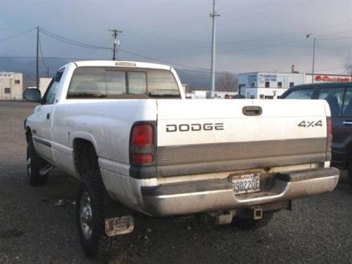 Dodge Ram Pickup 2001 photo 2